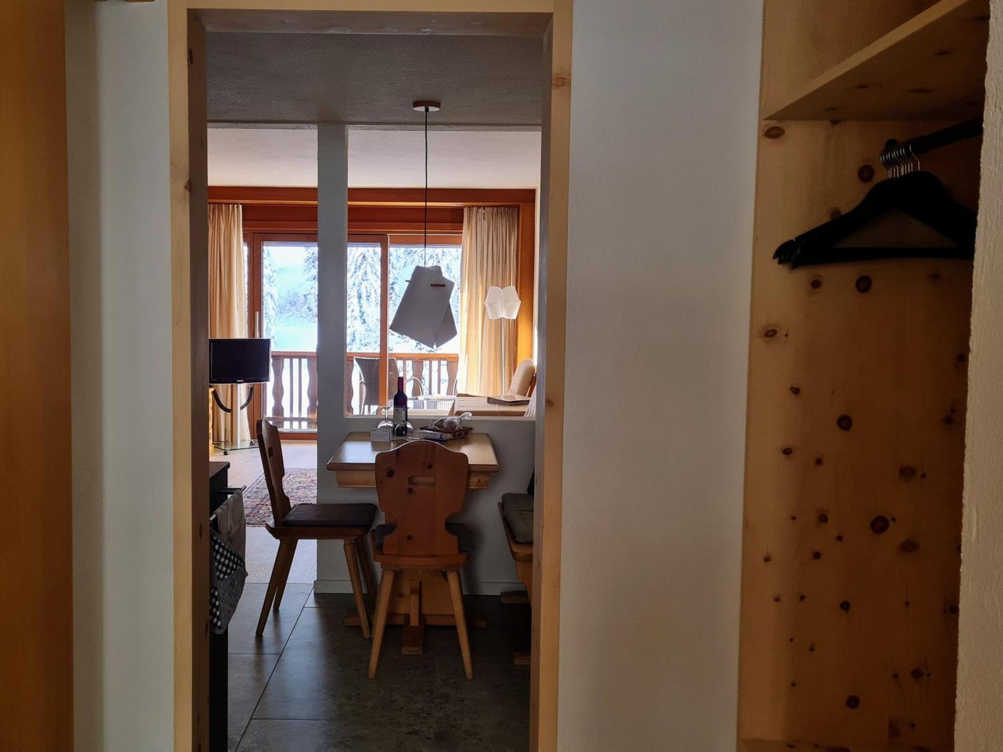 Chesa La Furia Apartment *